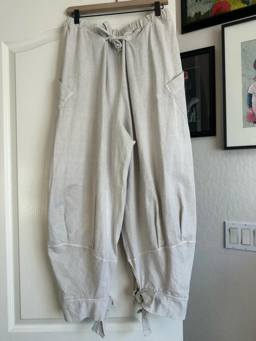 Free People Beach Stunner Pants. Size: Large - Picture 5 of 16